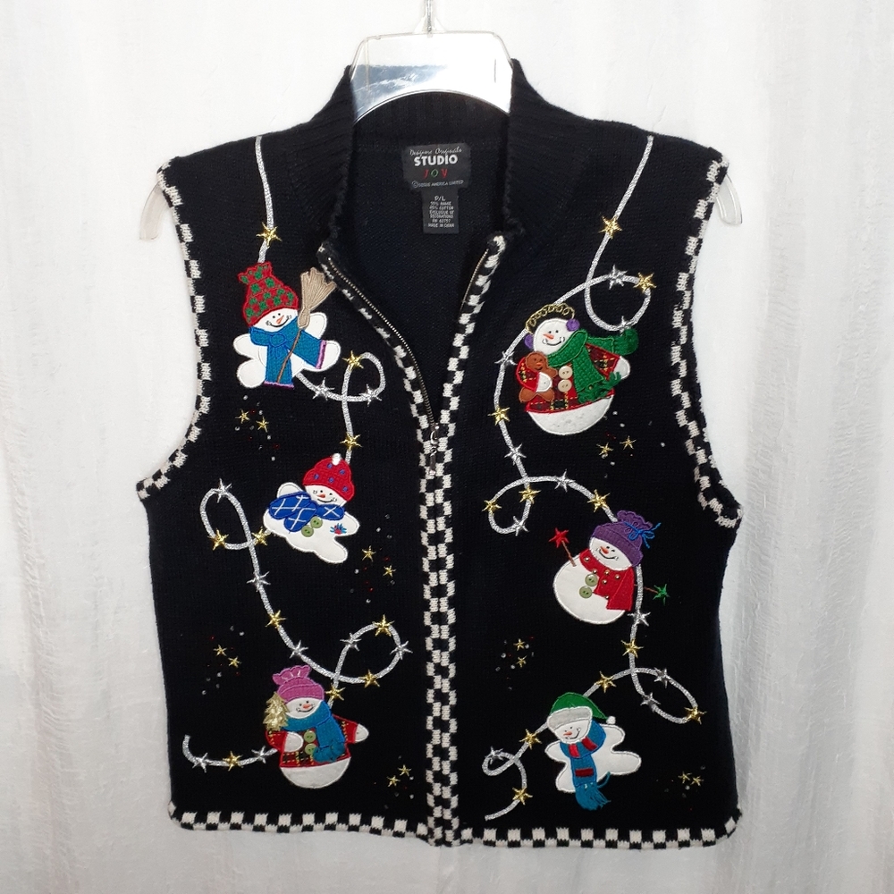 Vtg. Designer Originals Studio women’s JOY Christmas Sweater size petite Large‎
